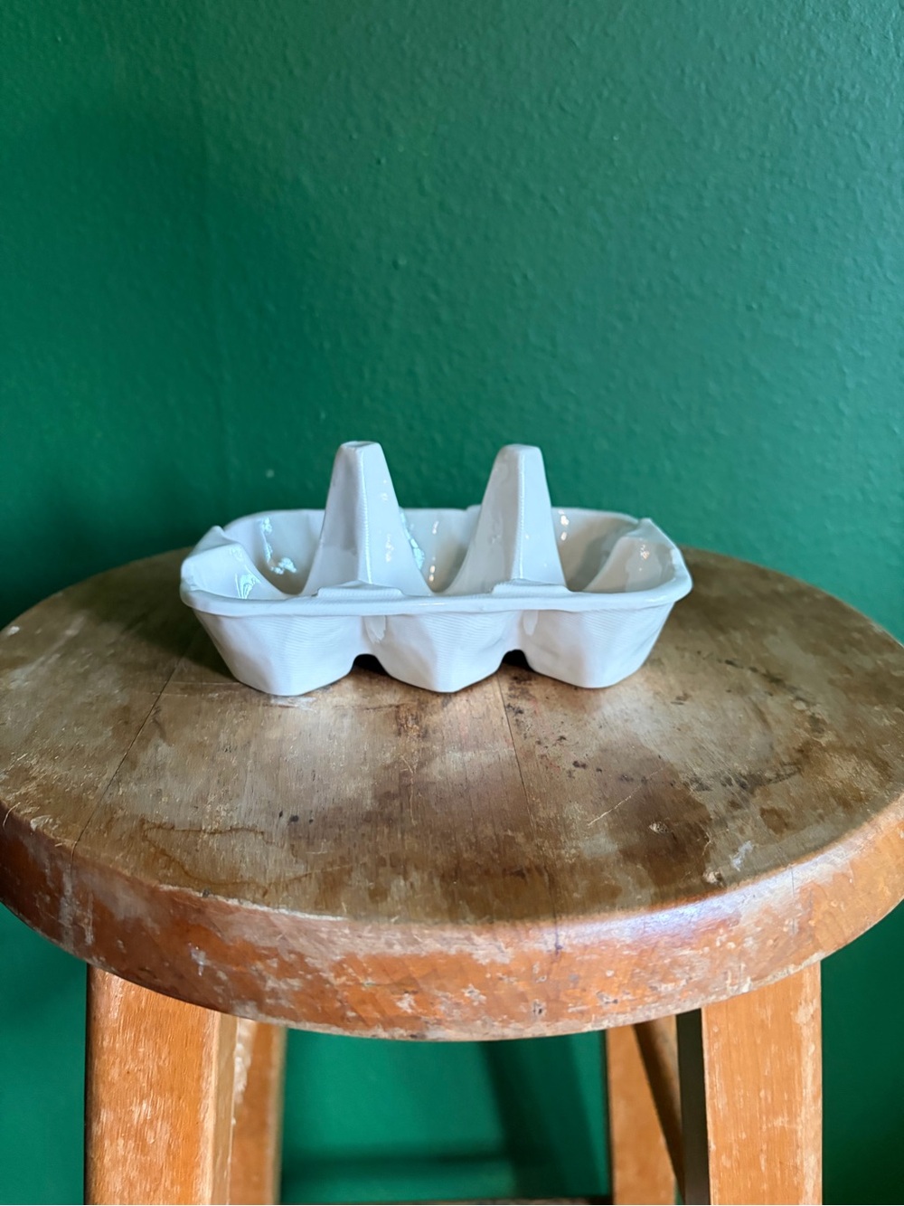 Vintage White Ceramic Egg Carton fits 6 eggs